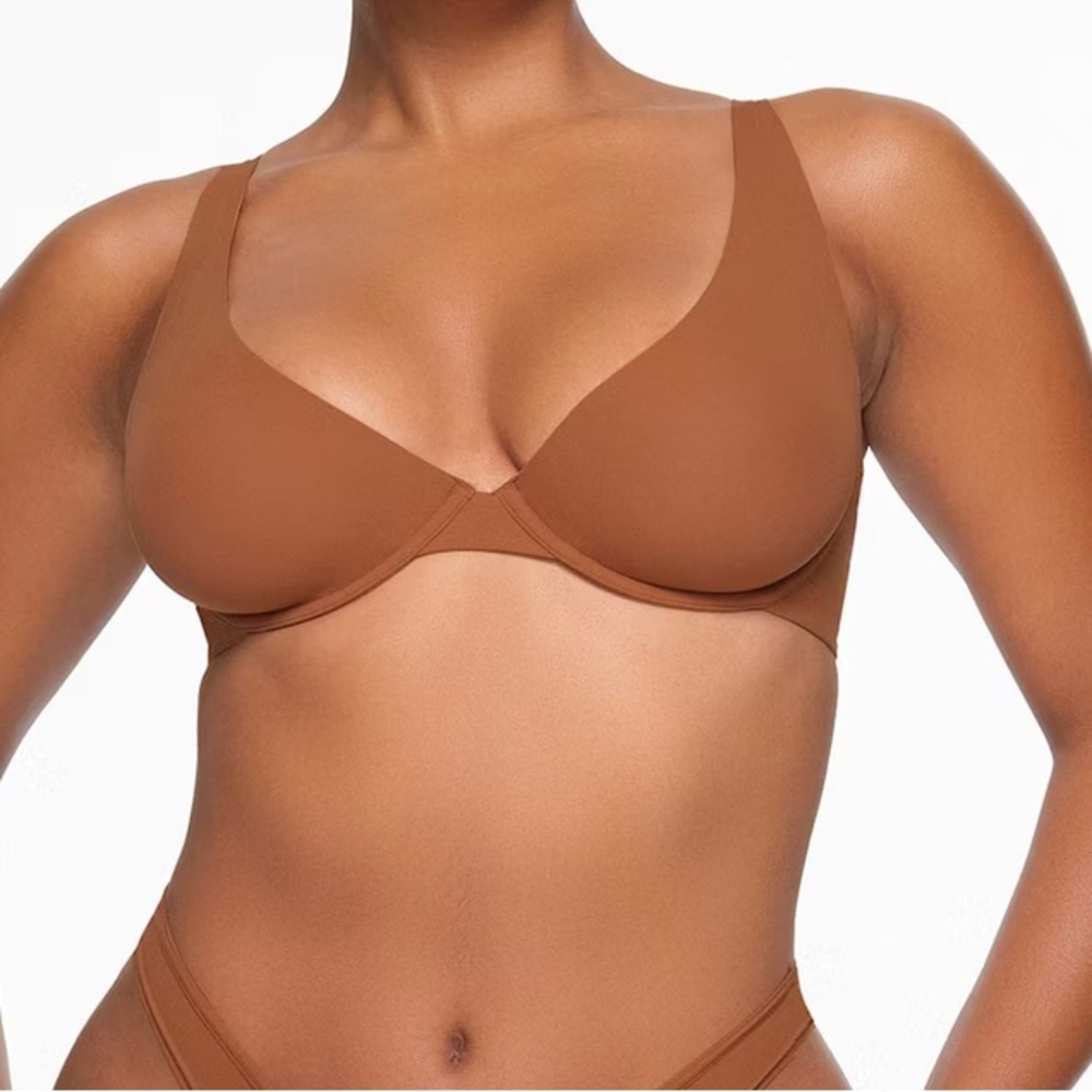 SKIMS Unlined High Apex Low Cut Shirt Plunge Bra NWT Women’s Size 32A